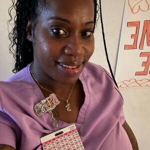 Meet your Posher, Shakia